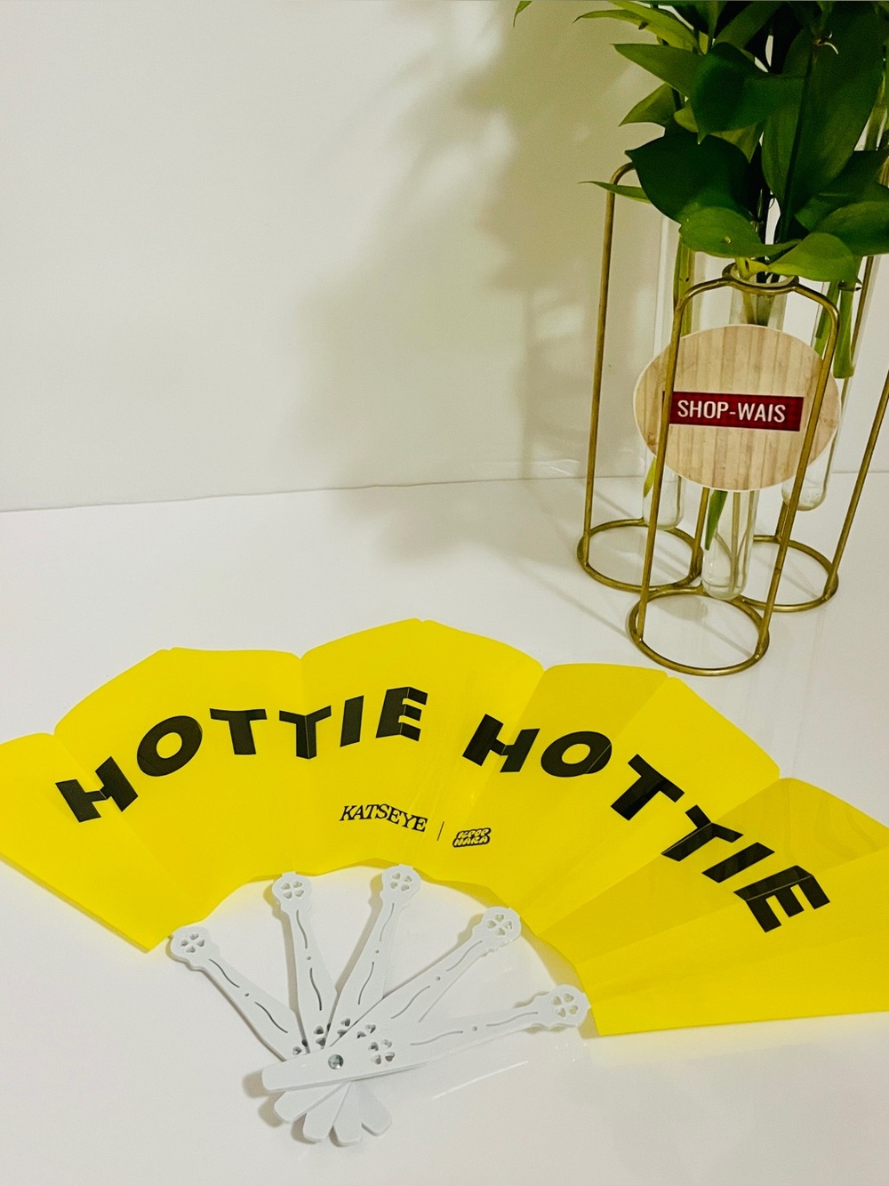 HOTTIE Yellow Hand Fan - KATSEYE